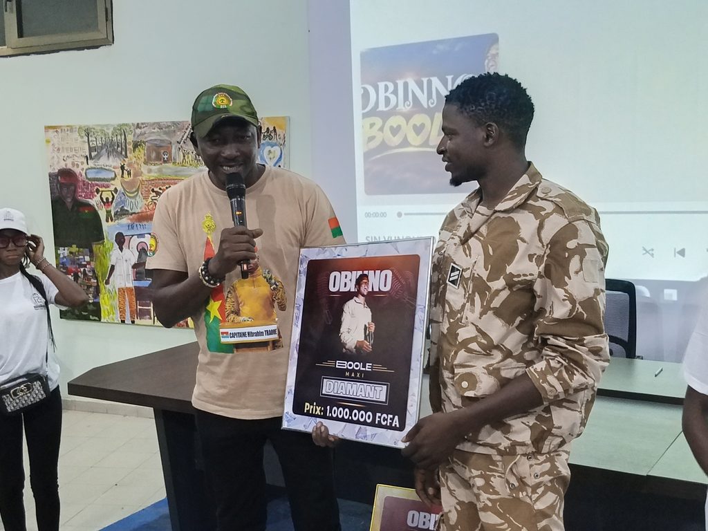 Obinno sort « Boolé » : un nouvel opus pour soutenir le Burkina Faso et ses héros 0 4096x3072 0 0 {} 0 24#