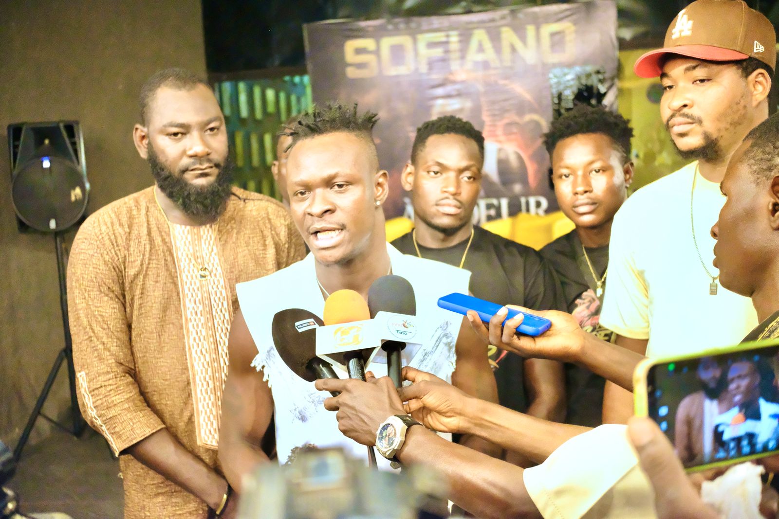De l'afrolove aux sonorités locales : Sofiano met toute son âme dans « À Cœur Ouvert » 1638396